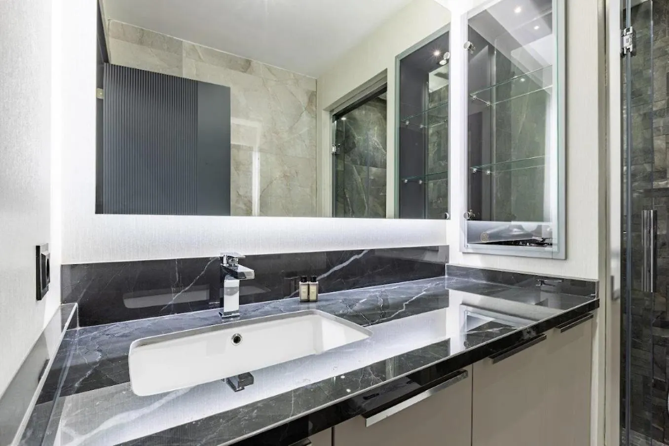 Brand New Duplex Wparking 2Bd2Bath Home #336 Estambul 0*,